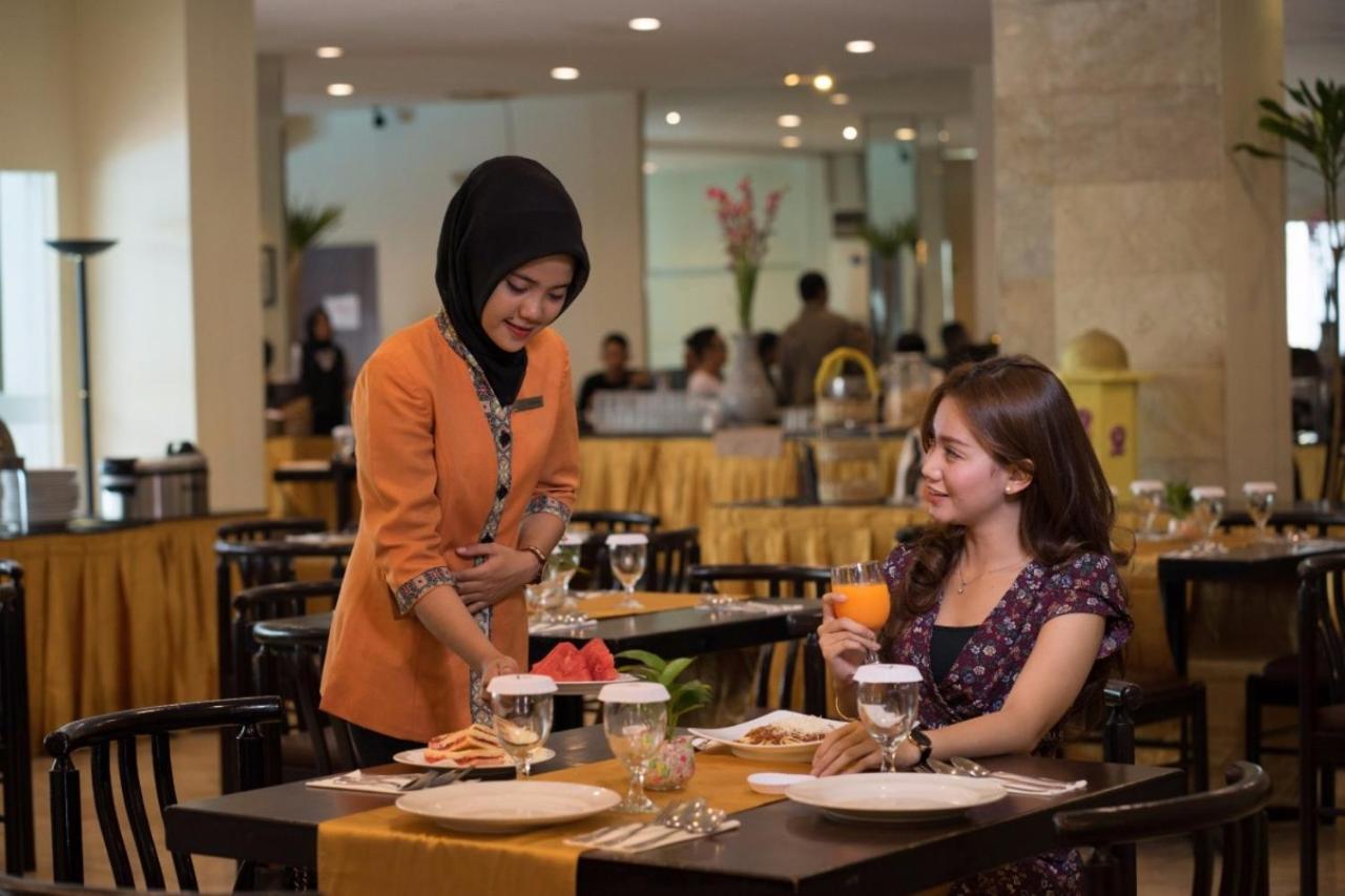 Garuda Plaza Hotel Medan Dış mekan fotoğraf