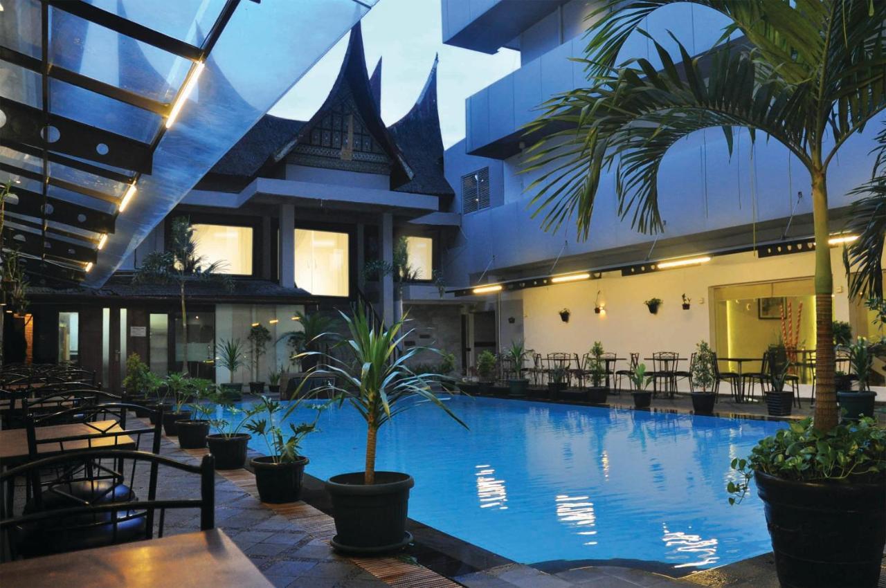 Garuda Plaza Hotel Medan Dış mekan fotoğraf